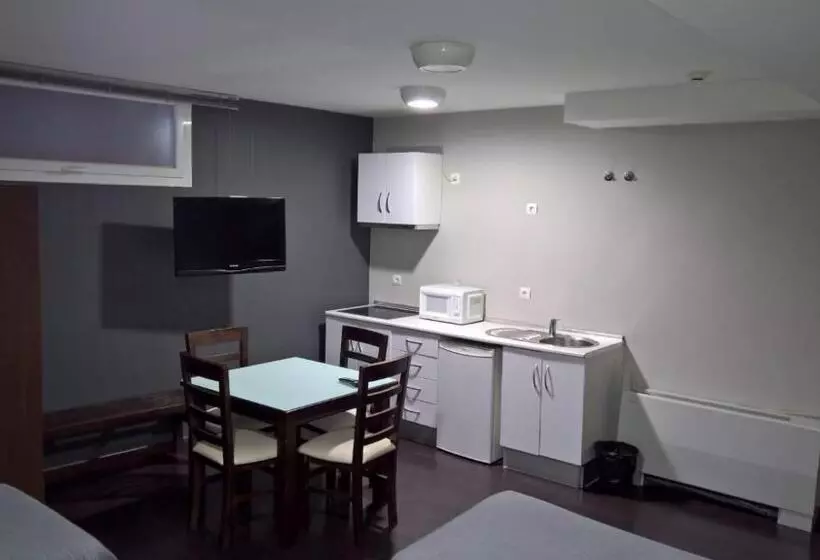 آپارتمان 1 خوابه, Hostal T4