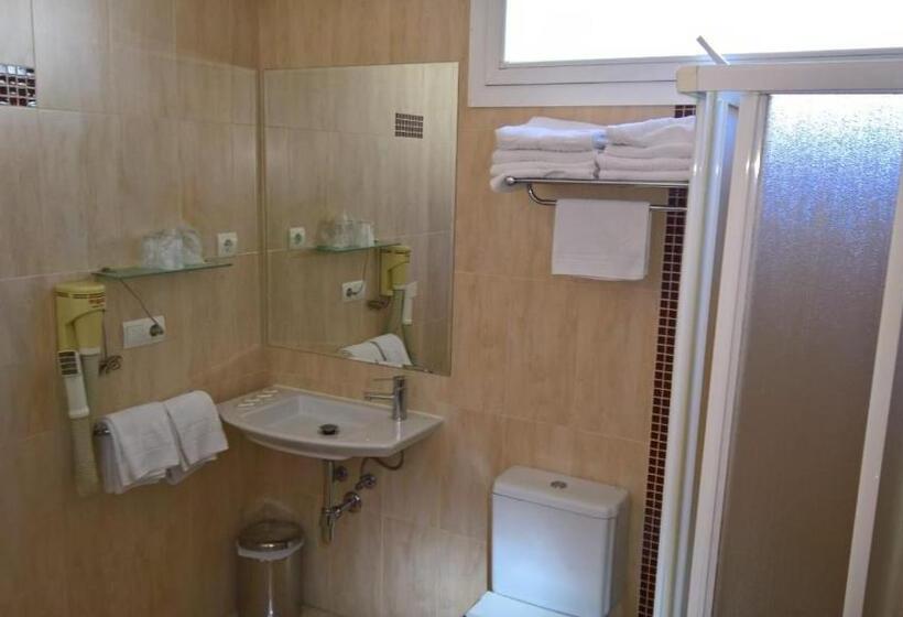 شقة غرفة واحدة, Hostal T4