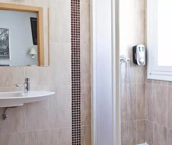 اتاق استاندارد, Hostal T4