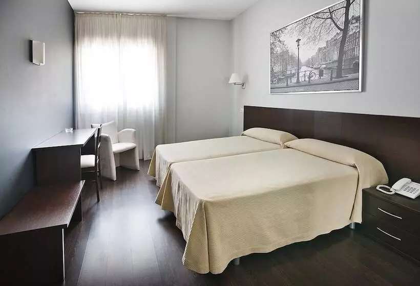 اتاق استاندارد, Hostal T4