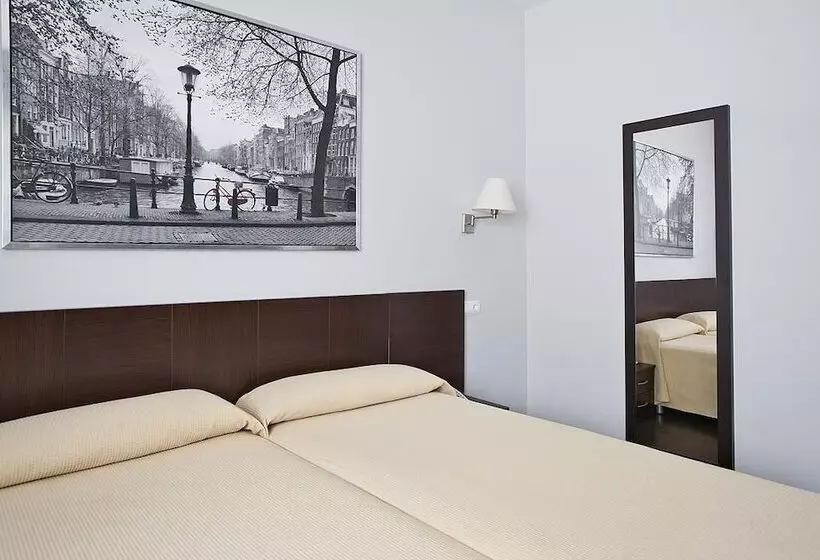 اتاق استاندارد, Hostal T4