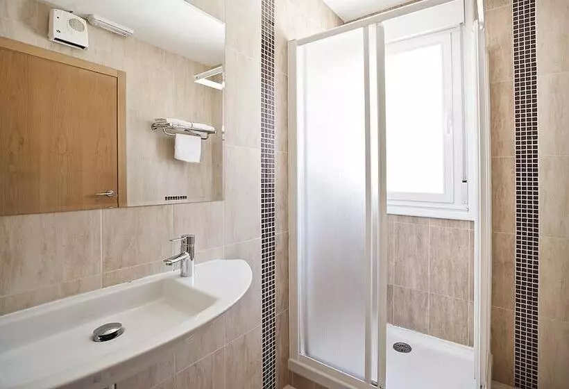 اتاق استاندارد یک نفره, Hostal T4
