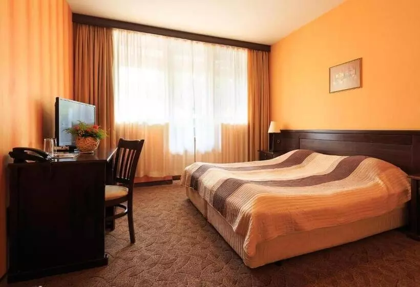 اتاق استاندارد, Izvora   Garden Retreat
