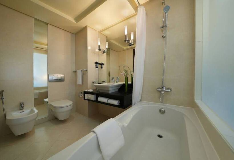 Номер Deluxe, Kingsgate Hotel By Millennium