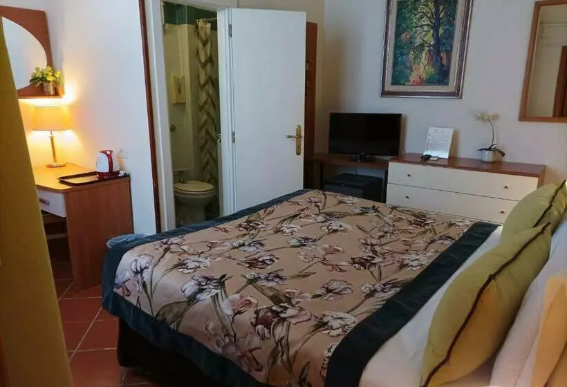 Economy Room