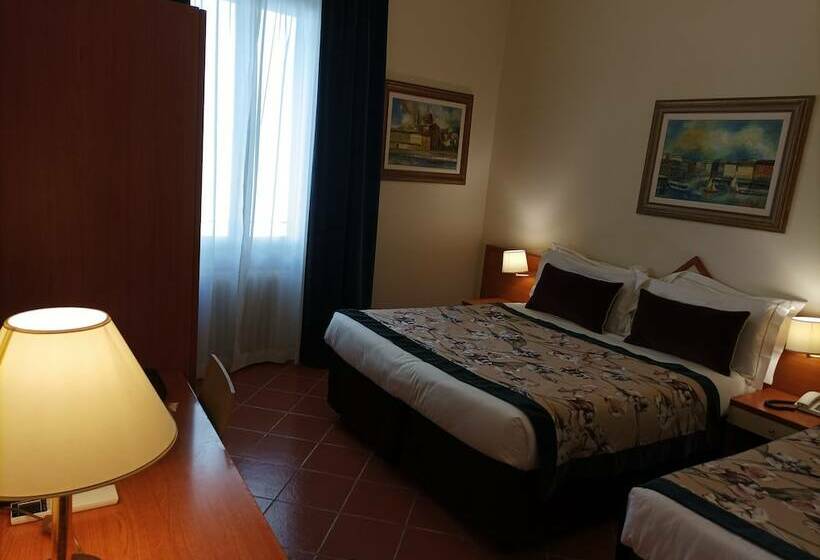 Economy Quadruple Room, Maxim Axial