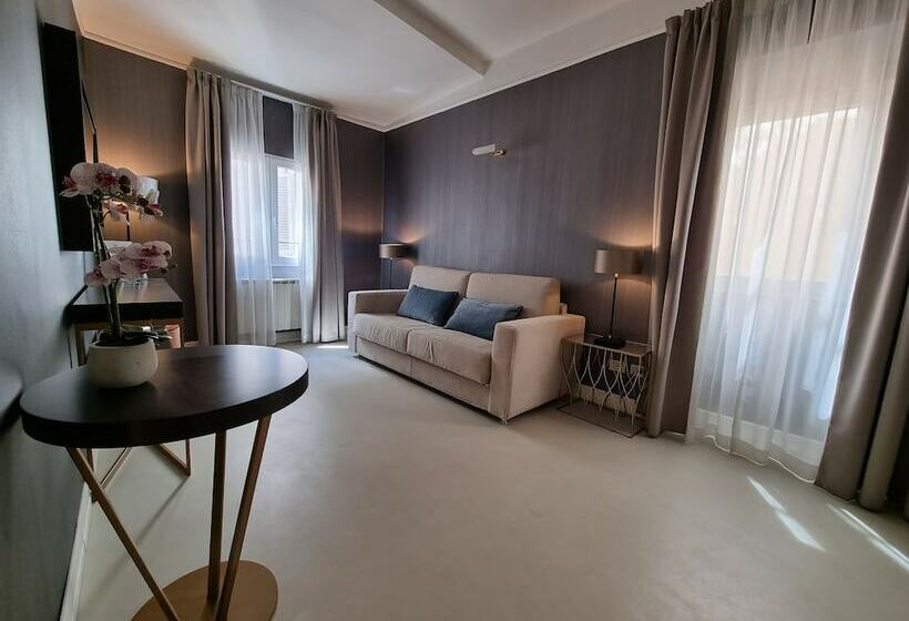 سوییت, Maxim Axial