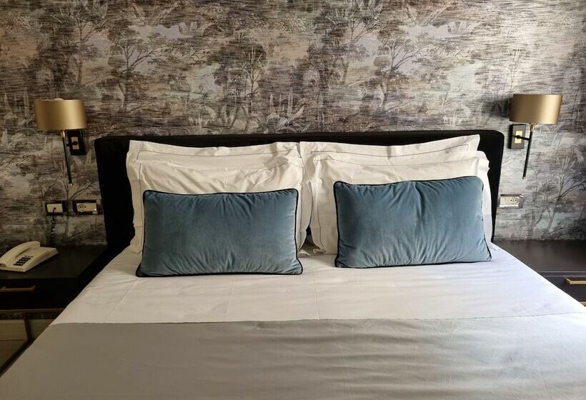 سوییت, Maxim Axial