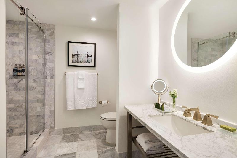 اتاق اکونومی یک تخته, Maxim Axial