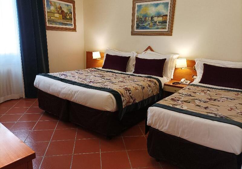 اتاق اکونومی, Maxim Axial