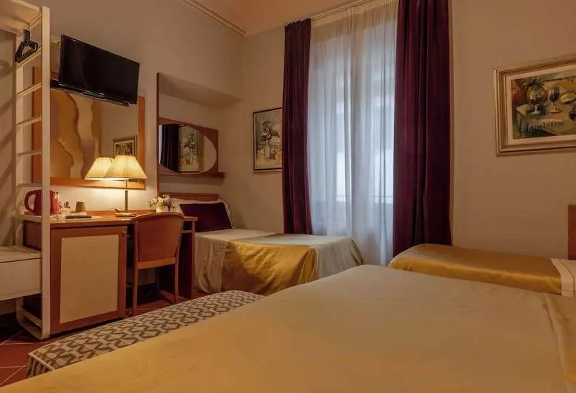 Economy Quadruple Room, Maxim Axial