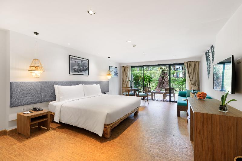 اتاق لوکس با تراس, Outrigger Khao Lak Beach Resort