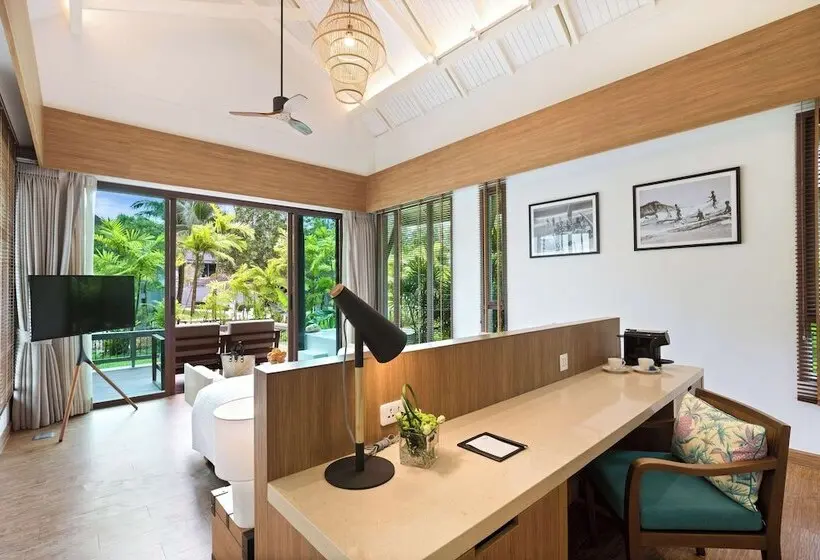 ویلای 1 خوابه, Outrigger Khao Lak Beach Resort