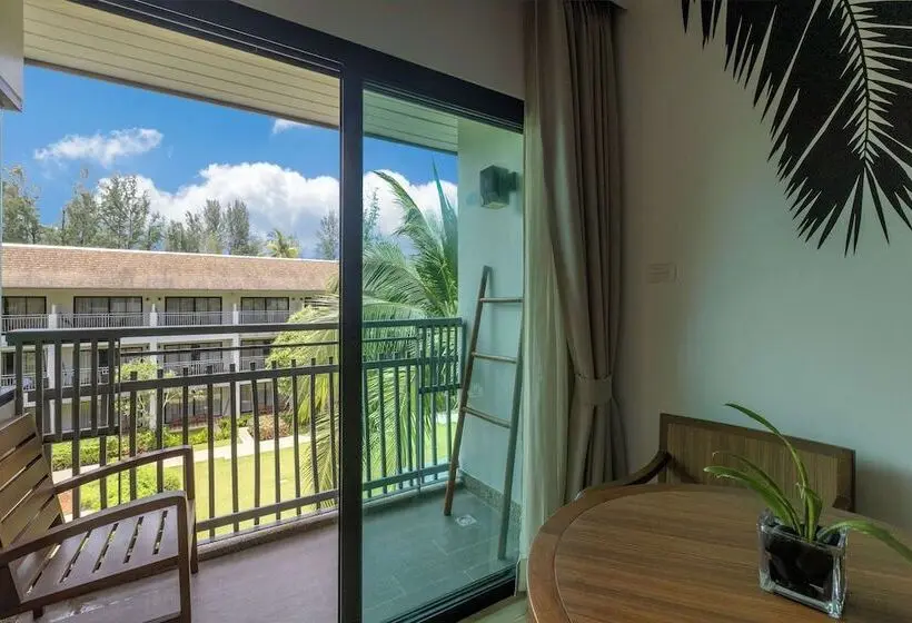 اتاق لوکس با بالکن, Outrigger Khao Lak Beach Resort