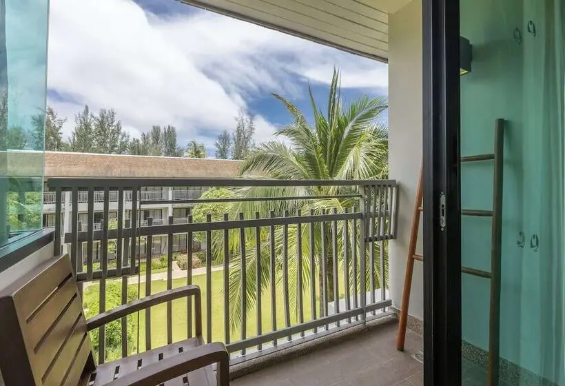 اتاق لوکس با بالکن, Outrigger Khao Lak Beach Resort