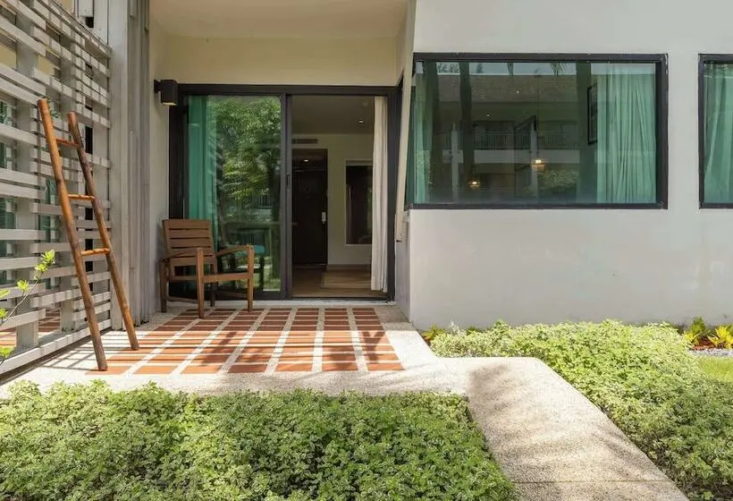 اتاق لوکس با تراس, Outrigger Khao Lak Beach Resort