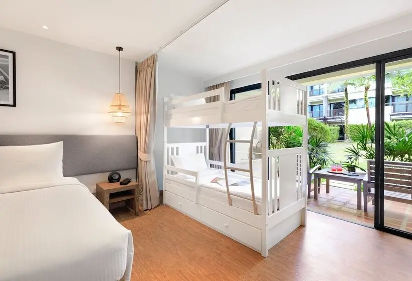 اتاق خانوادگی, Outrigger Khao Lak Beach Resort