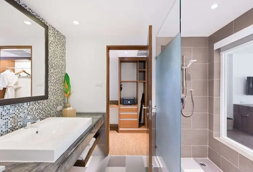 Premium room with terrace, Outrigger Khao Lak Beach Resort