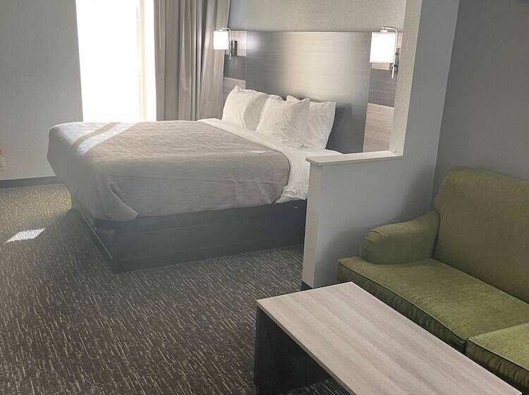 جناح, Quality Suites