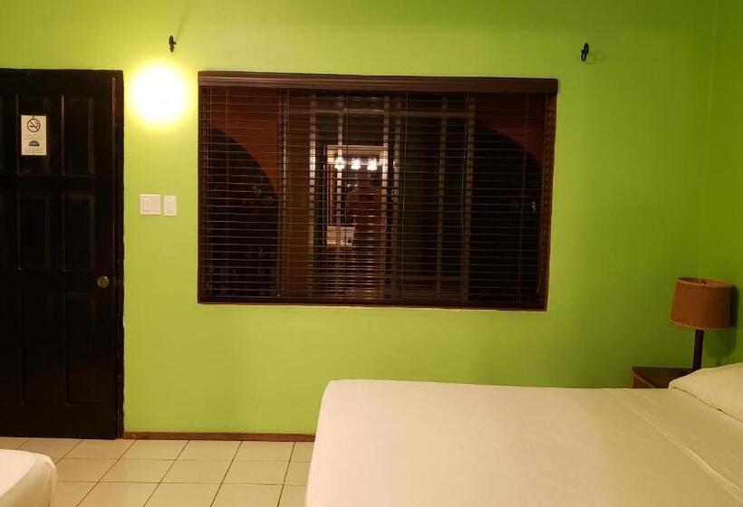 اتاق استاندارد چهار تخته, Sunrise Club