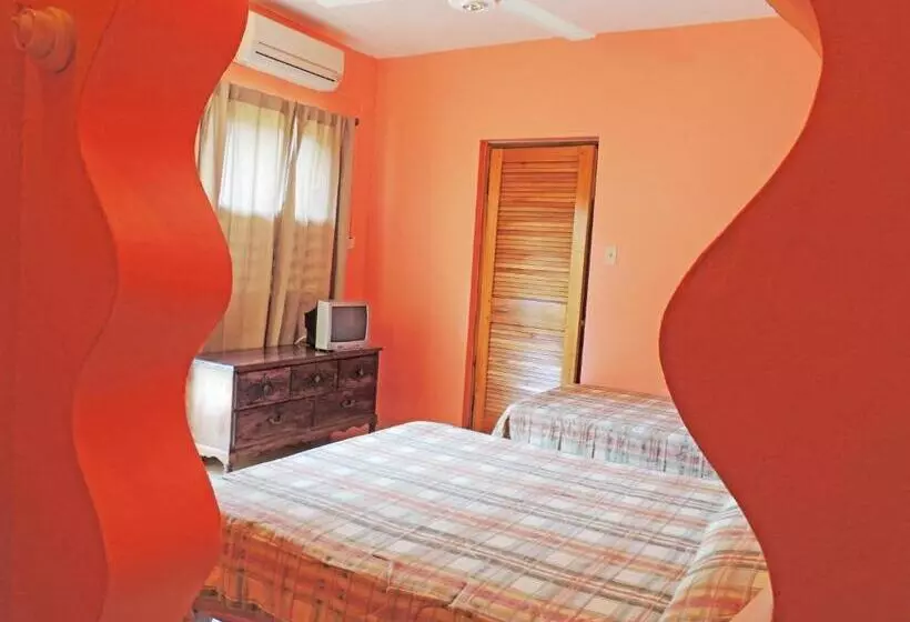 اتاق استاندارد سه نفره, Sunrise Club
