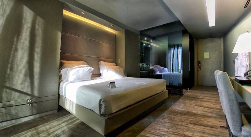 اتاق لوکس, The Vine