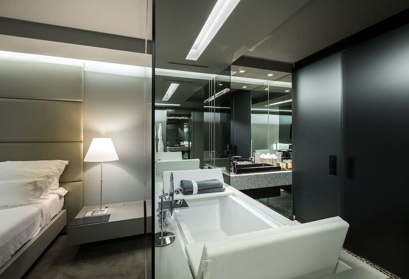 اتاق لوکس, The Vine