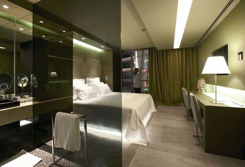 اتاق سوپریور با چشمانداز, The Vine