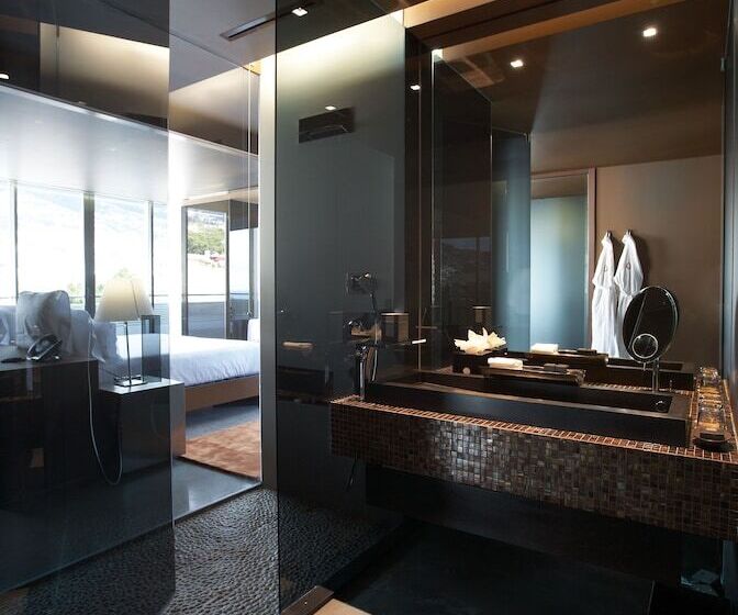 سوییت, The Vine