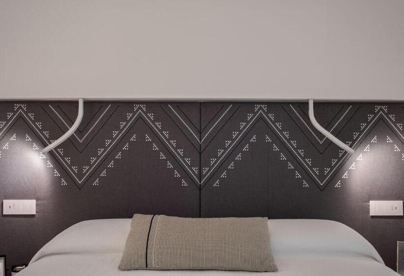 اتاق استاندارد, Domu' Montegrappa 54