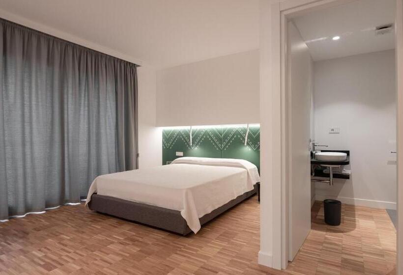 اتاق لوکس با تخت بزرگ, Domu' Montegrappa 54