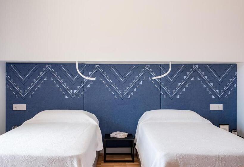 اتاق اکونومی, Domu' Montegrappa 54