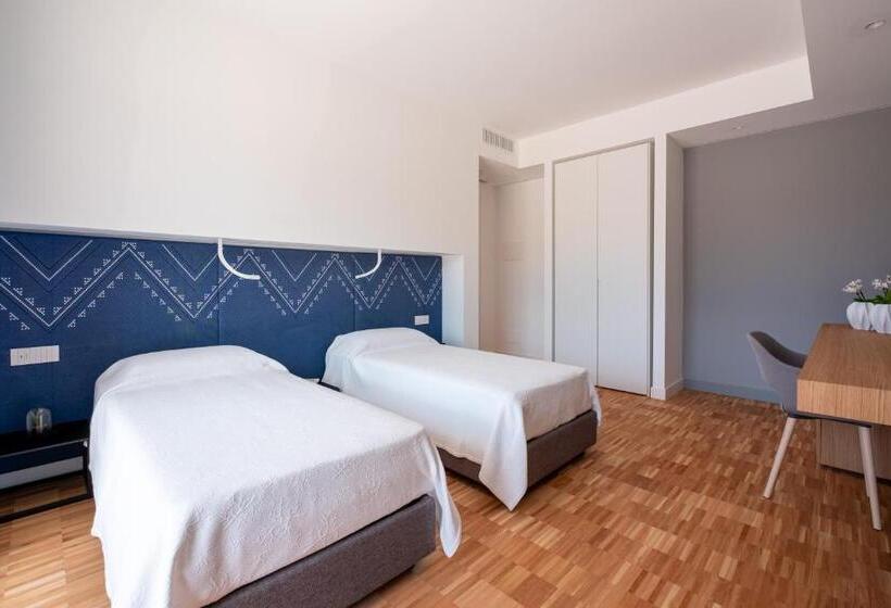 اتاق اکونومی, Domu' Montegrappa 54