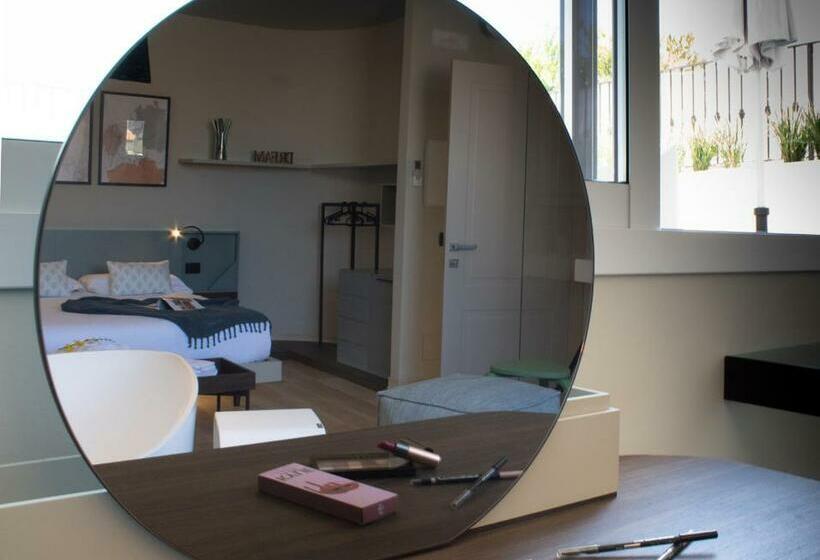 اتاق لوکس با بالکن و چشم‌انداز دریا, Relais One