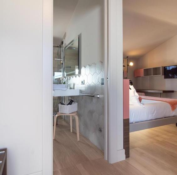 اتاق لوکس با بالکن و چشم‌انداز دریا, Relais One