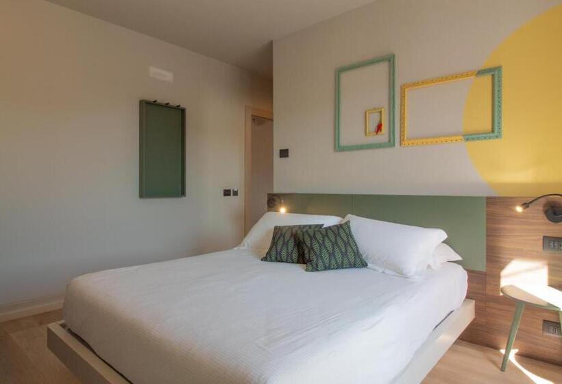 اتاق استاندارد با وان آب گرم, Relais One