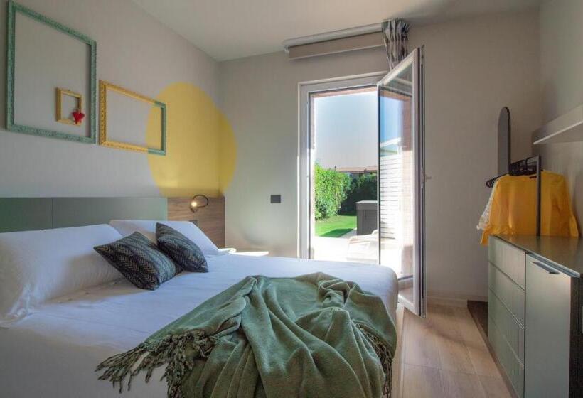 اتاق استاندارد با وان آب گرم, Relais One