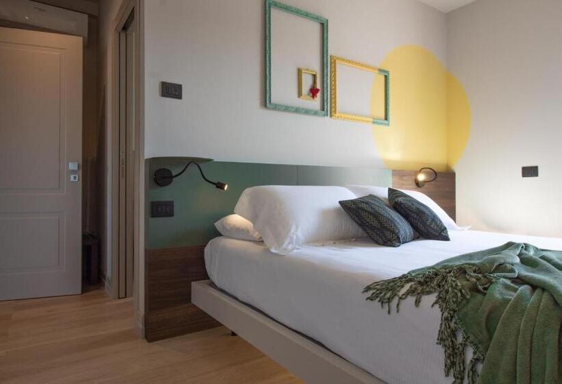 اتاق استاندارد با وان آب گرم, Relais One