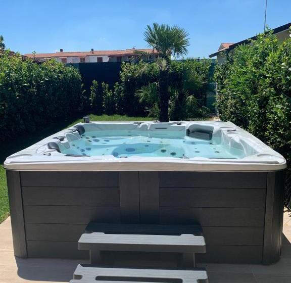 اتاق استاندارد با وان آب گرم, Relais One