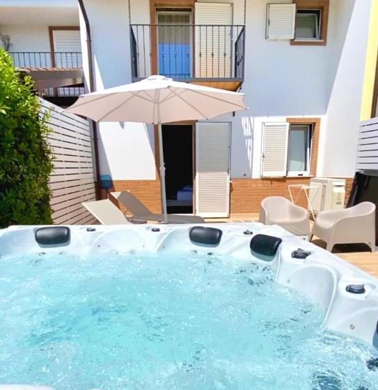 اتاق استاندارد با وان آب گرم, Relais One