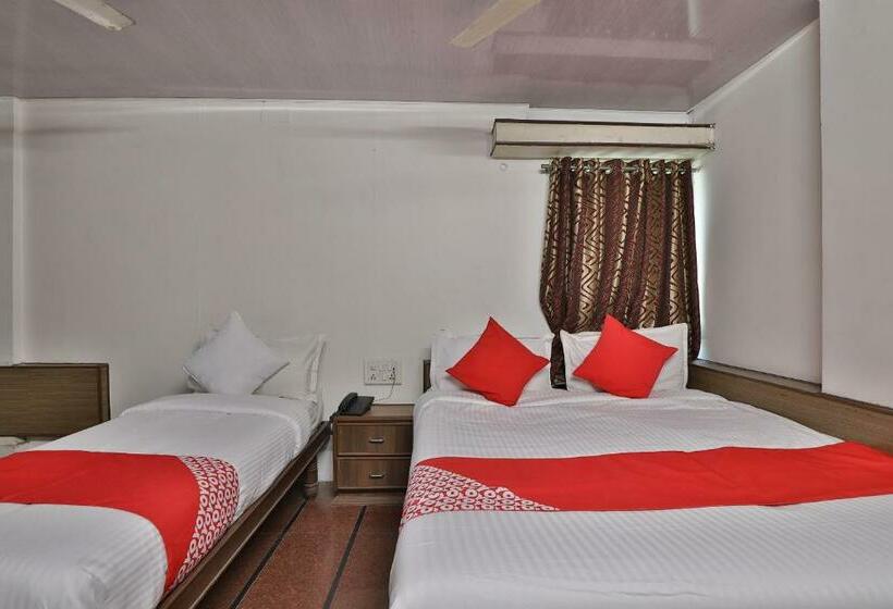 Трехместный Номер Классика, Maninagar Residency