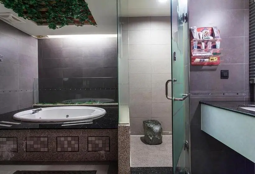 اتاق استاندارد, Pgs Motel