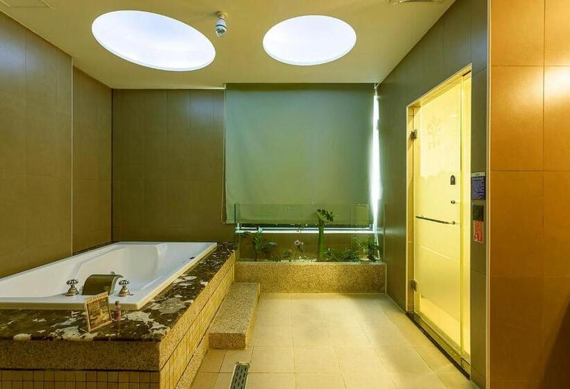 اتاق استاندارد, Pgs Motel