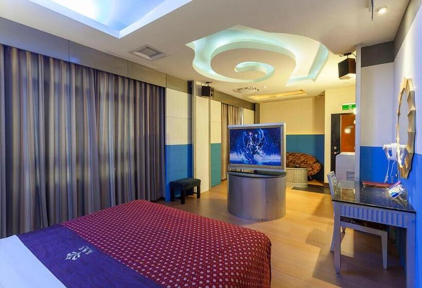 اتاق لوکس, Pgs Motel