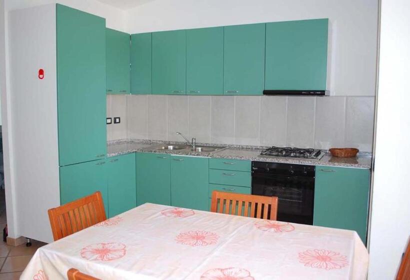 דירת חדר נוף לים, Residence La Chimera