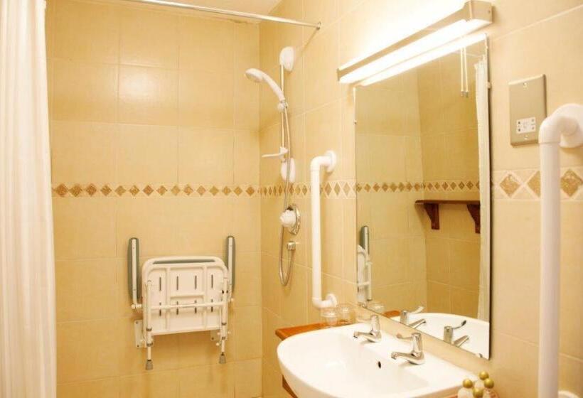 장애인을 위한 스탠다드 룸, The Fat Lamb Country Inn And Nature Reserve