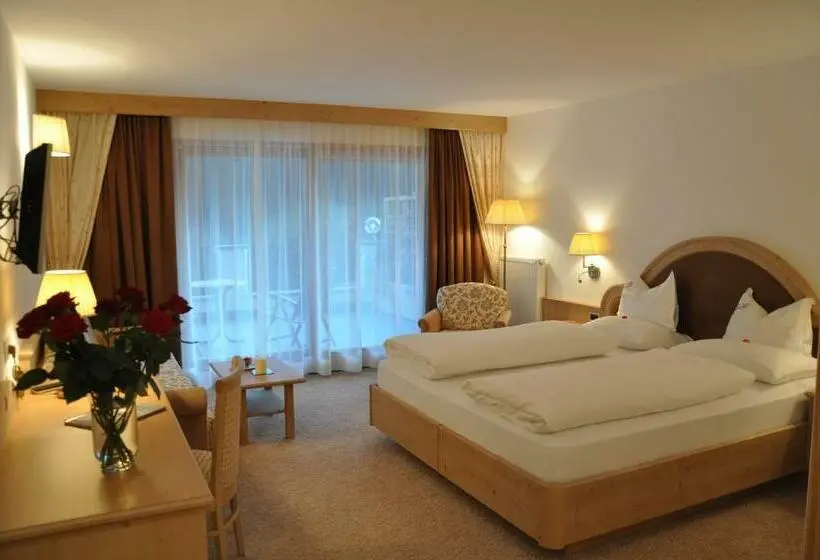 سوییت جونیور, B&b Hotel Mirabel
