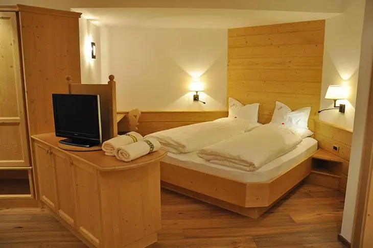استودیوی استاندارد, B&b Hotel Mirabel