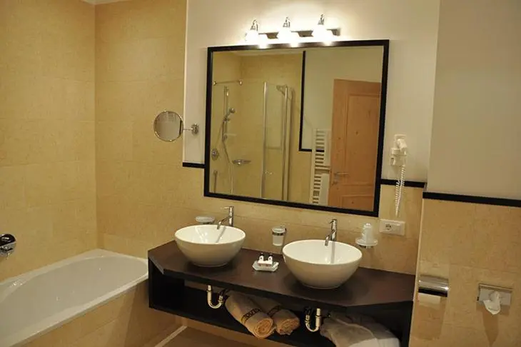 استودیوی استاندارد, B&b Hotel Mirabel