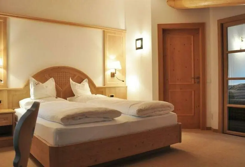 آپارتمان لوکس 1 خوابه, B&b Hotel Mirabel